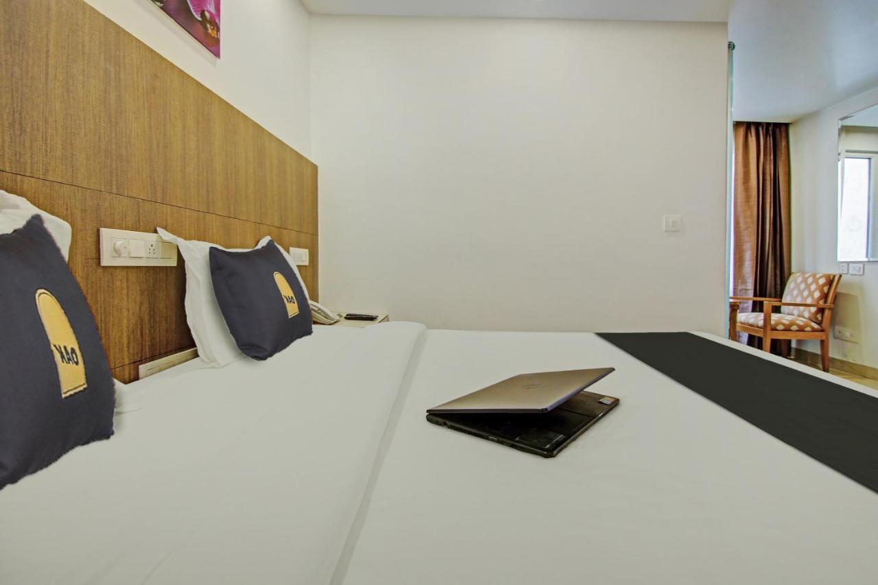 Townhouse Oak Safdarjung Hotel New Delhi Bagian luar foto