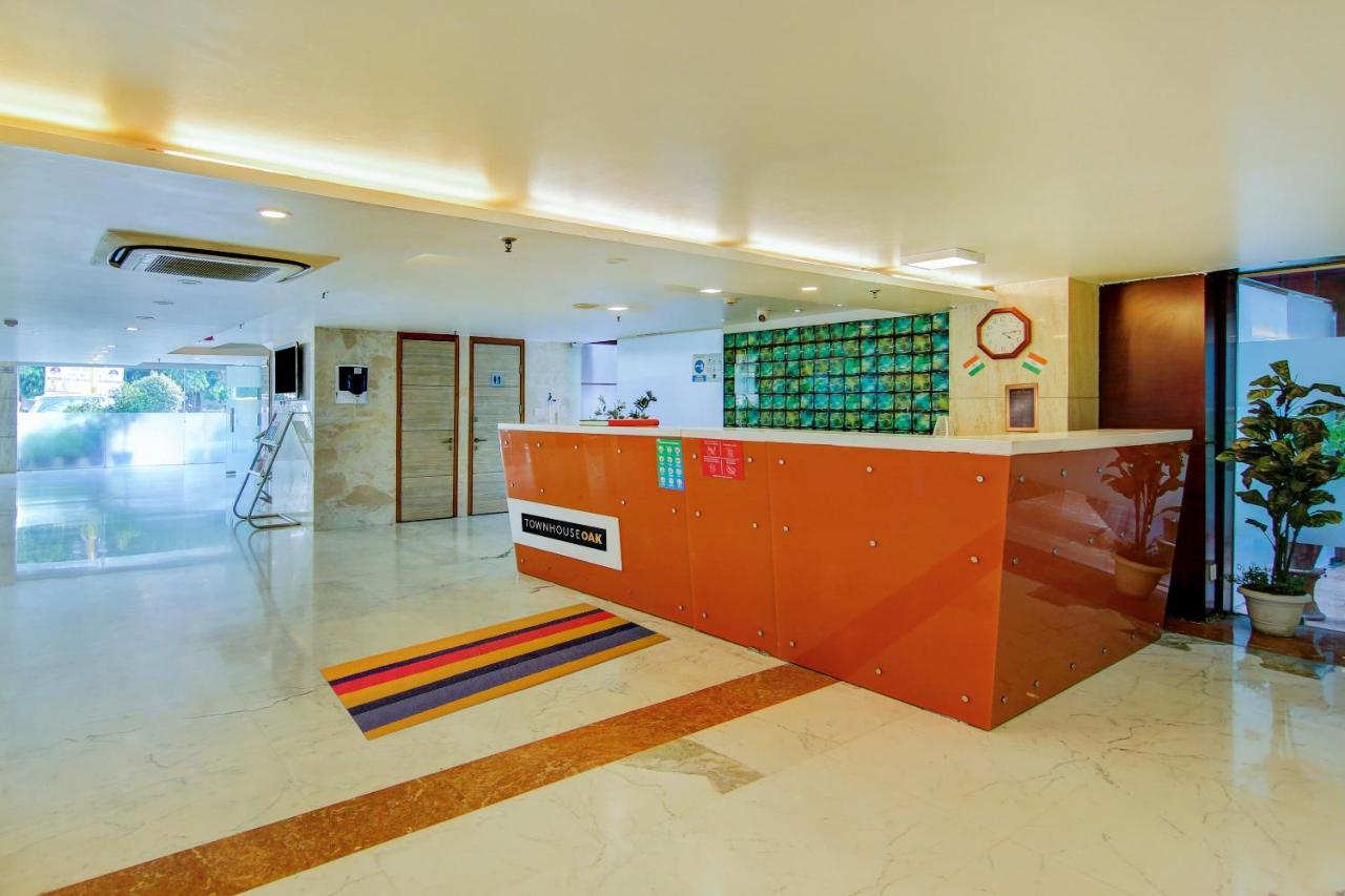 Townhouse Oak Safdarjung Hotel New Delhi Bagian luar foto