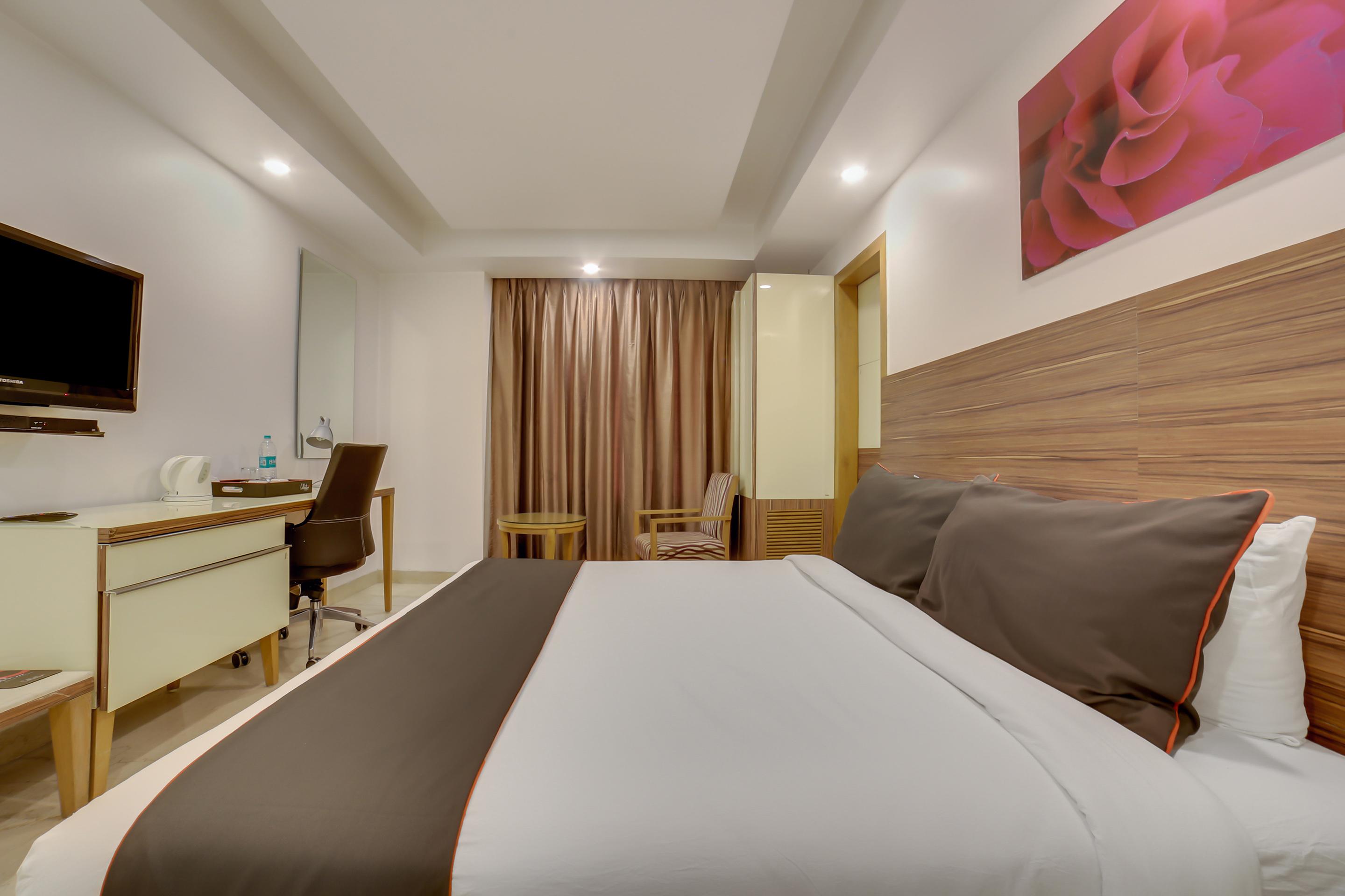 Townhouse Oak Safdarjung Hotel New Delhi Bagian luar foto